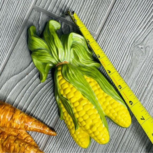 Vintage Vegetables Kitchen Kitshy Wall Decor Painted Plaster Garlic Carrots Corn - Picture 3 of 4